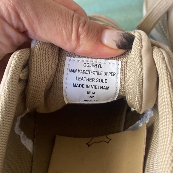 Guess GBG LOS ANGELES JERYL SNEAKER (8.5) - Picture 9 of 9
